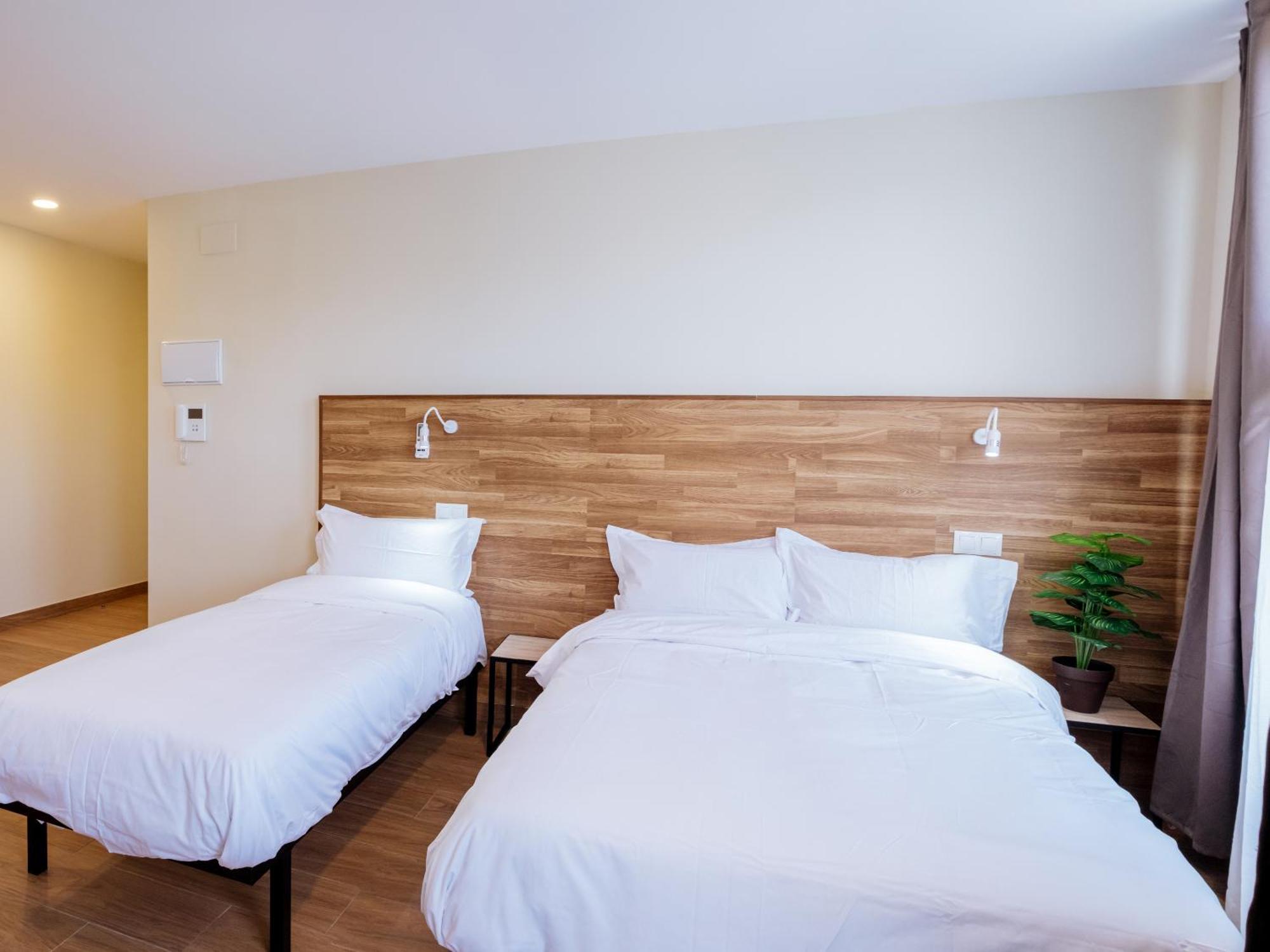 Apartahotel Golden Alcala Alcalá de Henares Eksteriør bilde